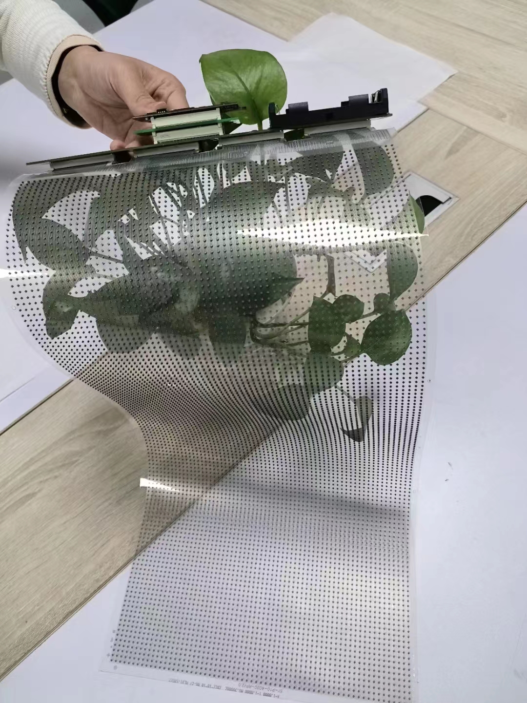 LED Glass film - 深圳市鑫旺泰科技有限公司